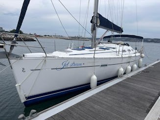 Beneteau Cyclades 39ft sailboat up to 10 people rental in Lisbon