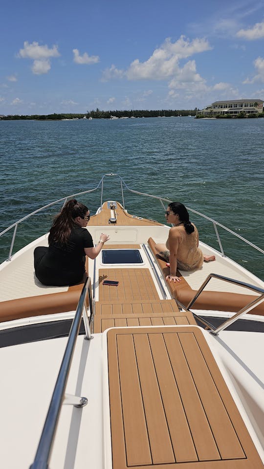 50' Flybridge Aguita l - $100 OFF from MONDAYS-FRIDAYS!