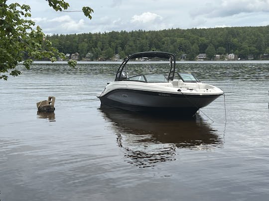 Fun Sea Ray Bow Rider de 22 pieds **REMORQUABLE**