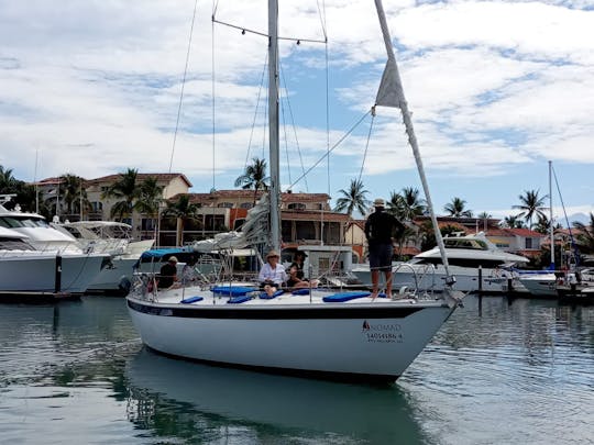 NOMAD | Classic Sailing 39ft Vessel for cruising with style at PV.