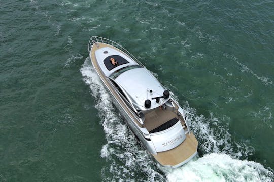 💎 Méga-yacht Pershing Power de 62 pieds à Miami 