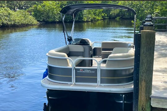 New 18ft pontoon boat available for you to explore beautiful Sacramento 