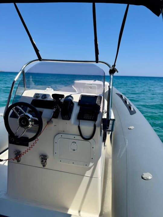 Louez un Skiathos Rib pour 12 personnes