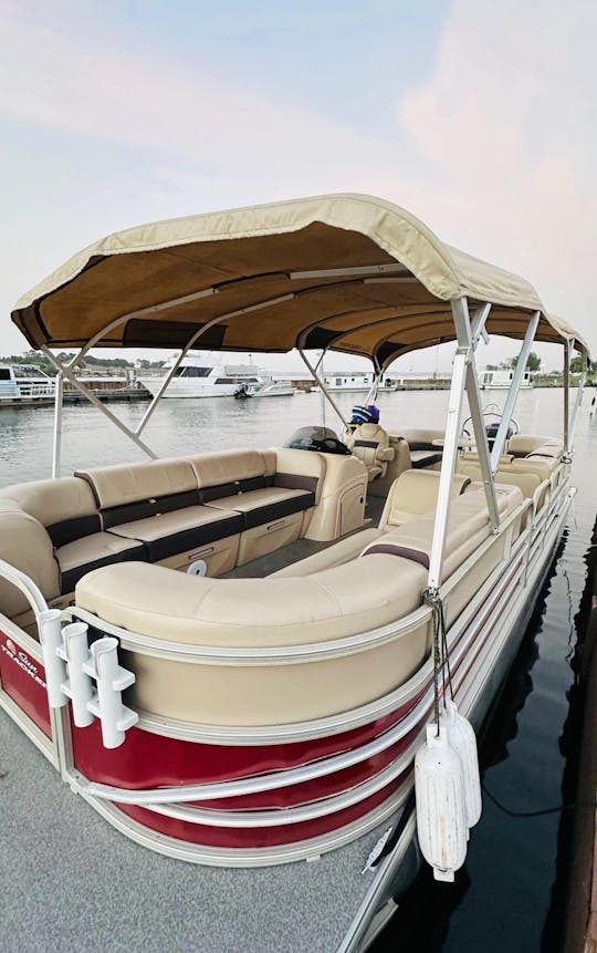 24ft Suntracker Party boat for rent/ Rental de bote FREE TUBE & WATER MAT!