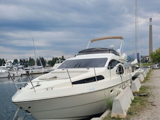 Executive Yacht, Privacy Assured, 49ft Azimut Yacht in Toronto