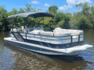 Hurricane FunDeck (2022) 243 avec 150 CV Yamaha, barre de remorquage à Cape Coral