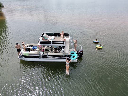 LOCATION DE LUXE TOUT COMPRIS AVEC CAPITAINE : Chambre Double Decker Premier 2024 avec toboggan aquatique 