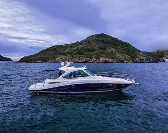 Luxury Sundancer 48ft Yacht for Mazatlan Charter