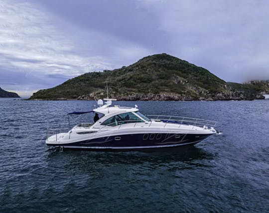 Yacht de luxe Sundancer de 48 pieds pour Mazatlan Charter