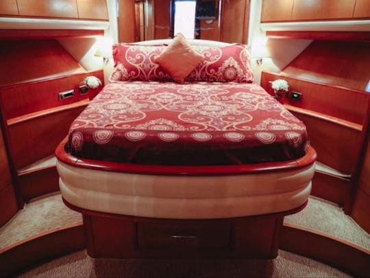 Luxury Dominator Yacht 66ft (25 Pax)