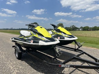 Aluguel de jet ski da Yamaha em Lake Bob Sandlin/Cypress!