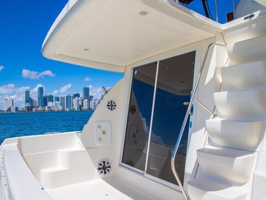 Yacht Meridian 381 Flybridge à louer