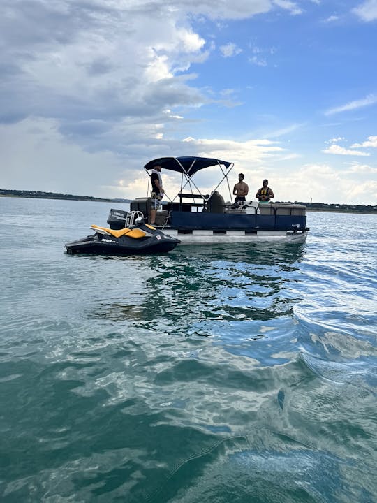 22' Palm Beach Pontoon + Lilypad Rental on Lake LBJ 