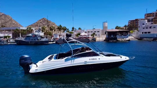 Private 28ft Yamaha Speedboat Tour in Cabo, Mexico