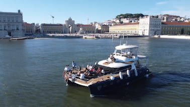 Lujoso catamarán en Lisboa: hasta 40 huéspedes