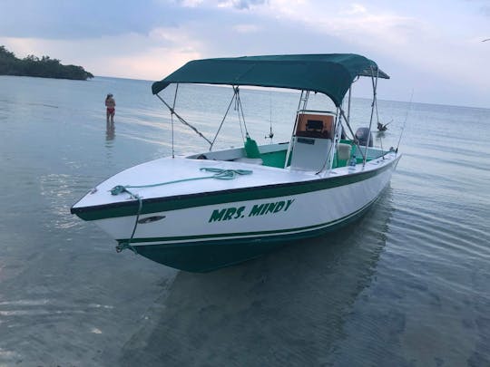 Fishing and Snorkeling Trips with the 20ft Belize Sedan boat