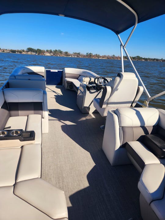 Harris Tritoon pour 13 personnes sur le lac Conroe à Montgomery, au Texas
