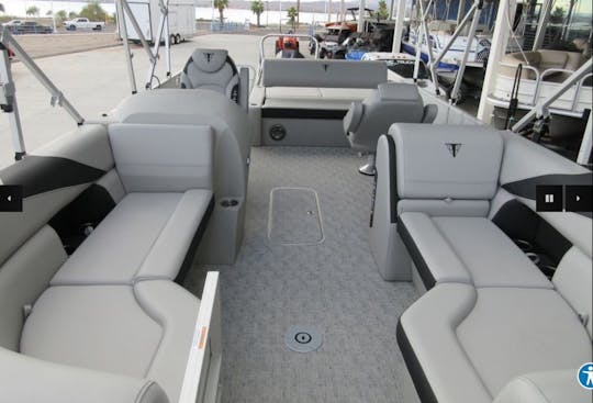 Tri-toon Trifecta 2025 de 24 pieds avec 200 ch Merc