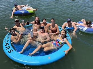Your Luxury Experience: Luxury Regal Boat (Driver Incl. 👨‍✈️) BYOB