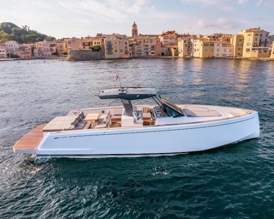 Pardo 43 Chattanooga Motor Yacht Rental in Eivissa, Illes Balears