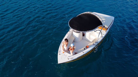 Navegue com conforto no Omega 22 — aluguel de barco para 10 pessoas