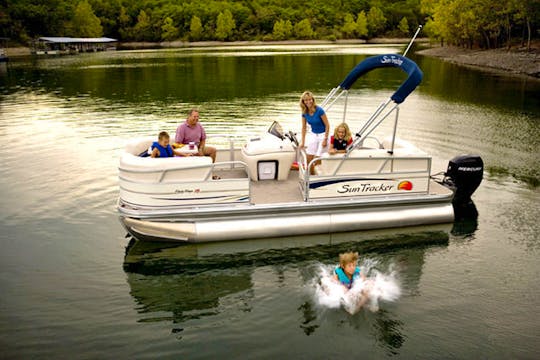 11 person Pontoon w/ Lillypad and Captain - Perfect for party cove