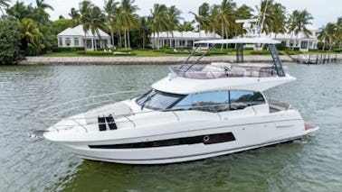 Prestige 460 « Still Never Enough » à Saint-Pétersbourg, en Floride