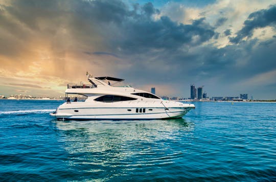 77ft Luxury Diamond Dust Yacht In Dubai !!