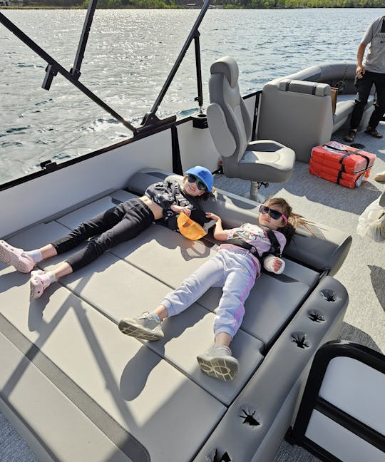🛥️ Pontão de 22' — Cruzeiro, lounge e esqui | Lakeville, MN | Combustível incluído