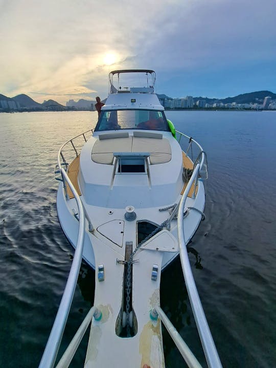 36ft Camarote Oceanic Motor Yacht Rental in Rio de Janeiro, Brazil