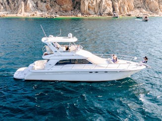 Yate privado en Cabo San Lucas con barra libre y esnórquel