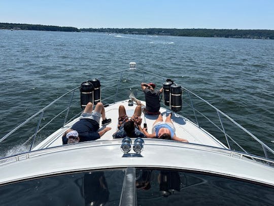 Explore Narragansett Bay starting in Beautiful E. Greenwich, RI on this 40' MY