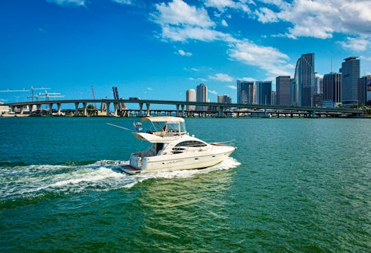 Beautiful Azimut 40ft available in Miami