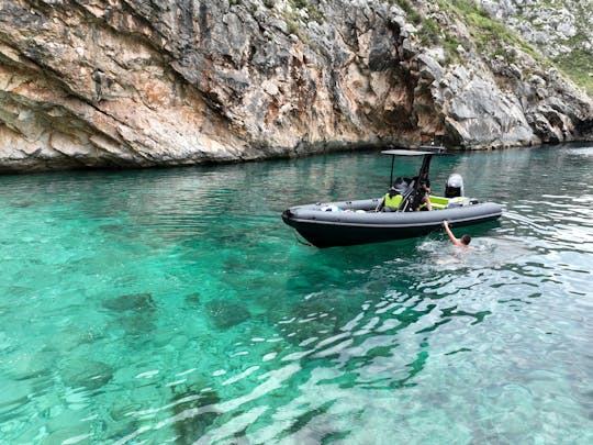 Coastal Cruiser: explora las aguas de Vlora con el estilo y la comodidad de un barco Olympia