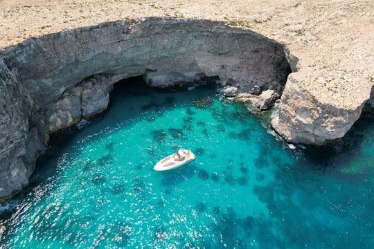 Sagittarius Dart 436 Motor Yacht Rental in St. Paul's Bay, Malta