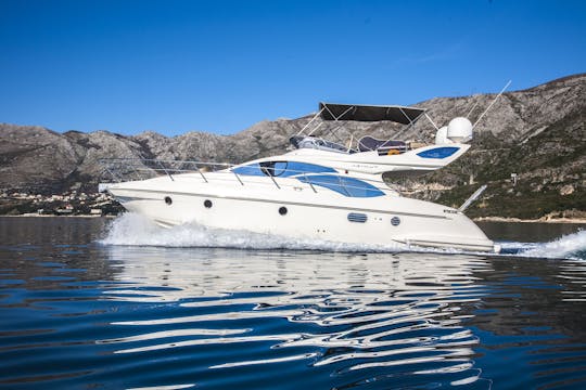 ドゥブロヴニクの豪華モーターヨット Azimut 43 フライ完全改装済み 2022