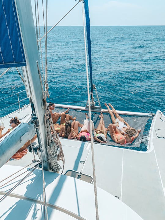Passeio privado de catamarã e mergulho com snorkel com tudo incluído, Tamarindo, Costa Rica