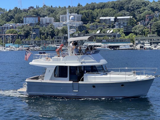 36ft Modern Yacht with Captain, All inclusive price, Cruise, Party, & Events!