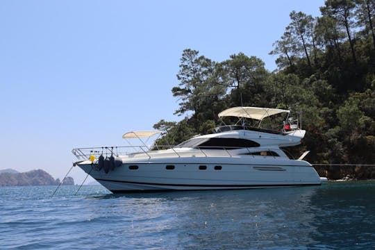 Motor Yacht Azimut 55 in Gocek & Fethiye 