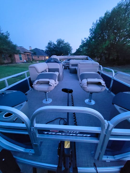 Brand NEW Sun Tracker Fishing Barge 22 DLX w/ 150 FISH AND PARTY