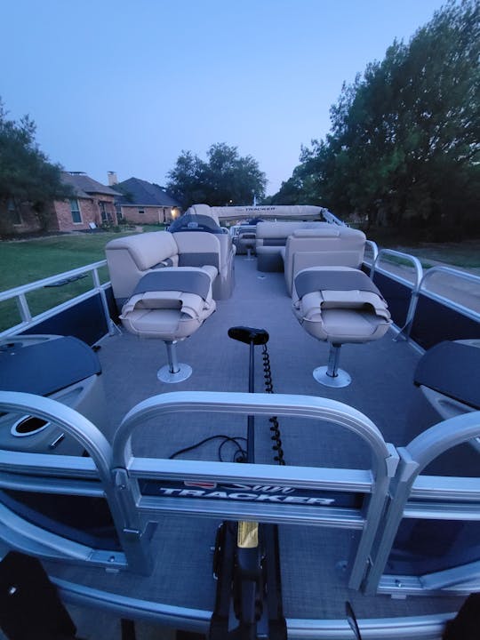 Brand NEW Sun Tracker Fishing Barge 22 DLX w/ 150 FISH AND PARTY