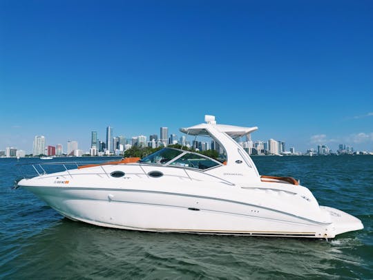 Faites la fête avec style ! - Bénéficiez d'une heure gratuite - Le meilleur bateau de fête du SeaRay Sundancer de Miami, 37 minutes !