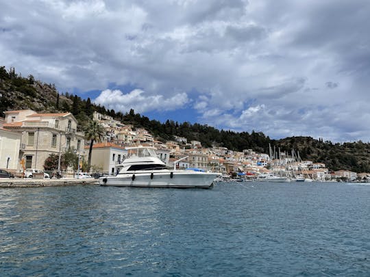 Yate a motor Riviera 48 Flybridge en Atenas