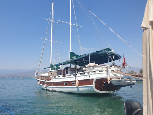 Lux Gulet/Con tripulación completa/Bahías de Gocek/Capacidad para 10 personas