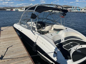 Fabuleux bateau à réaction AR210 Yahama