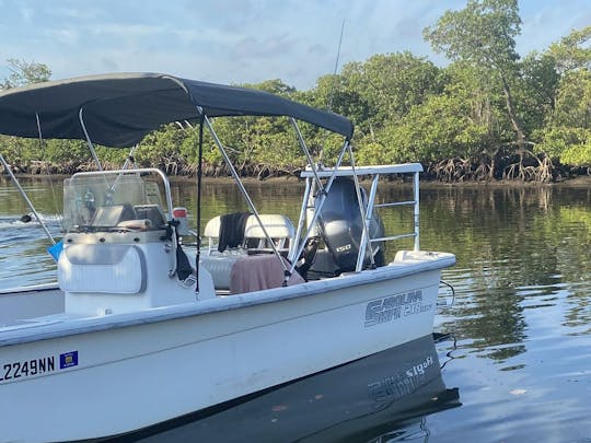 Everglades Eco Tour no console Carolina Skiff Center de 21 pés 