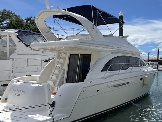 Meridian 411 Sedan Bridge Luxury Yacht Charter