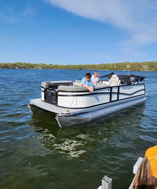🛥️ Pontão de 22' — Cruzeiro, lounge e esqui | Lakeville, MN | Combustível incluído