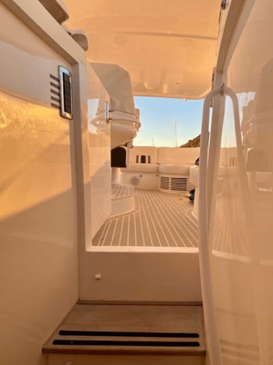 Intrepid 47' — Alquiler de yates deportivos de lujo