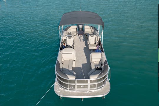 New 2023 Luxury Tritoon 24' up to 13 people! Tube for 2 included!